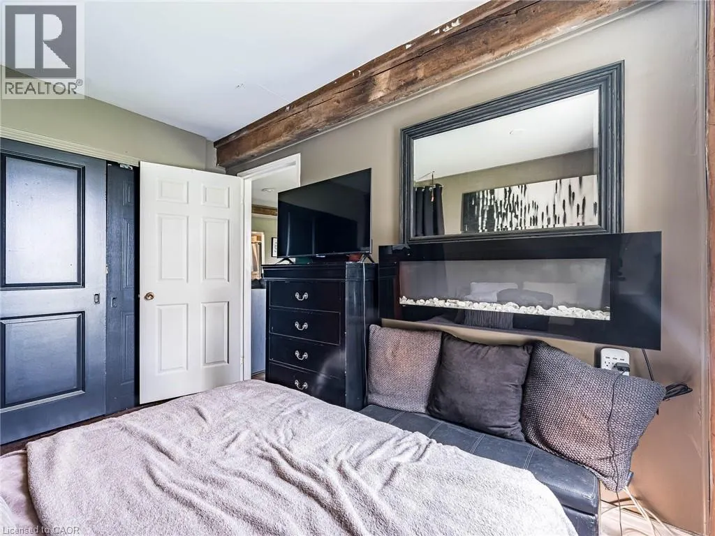 4613 NORTH SERVICE Road