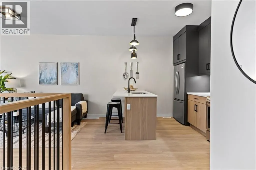 2 PIPERS GREEN Court