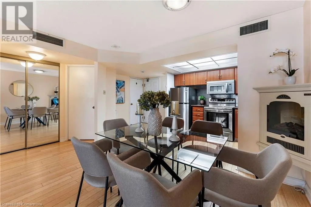 65 SCADDING Avenue Unit# 811, #811