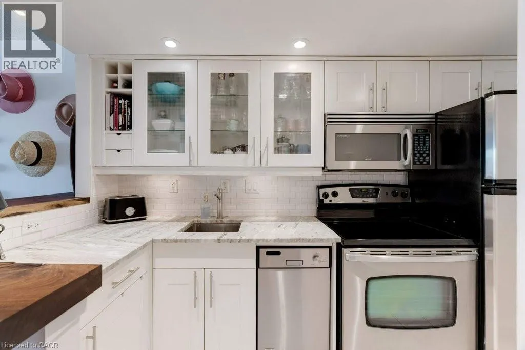 100 BRONTE Road Unit# 214, #214