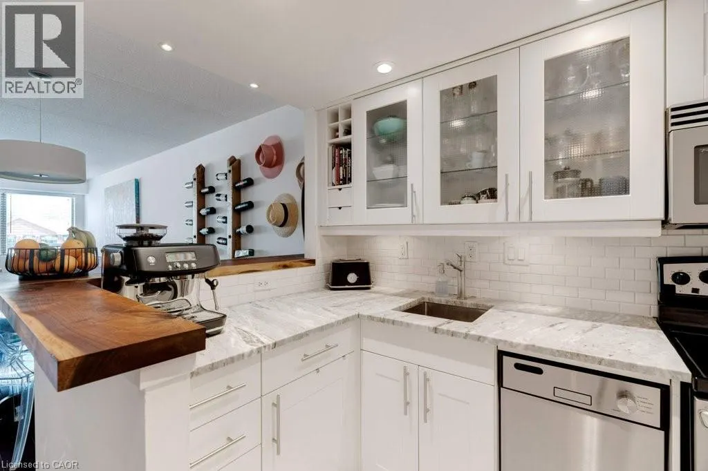 100 BRONTE Road Unit# 214, #214