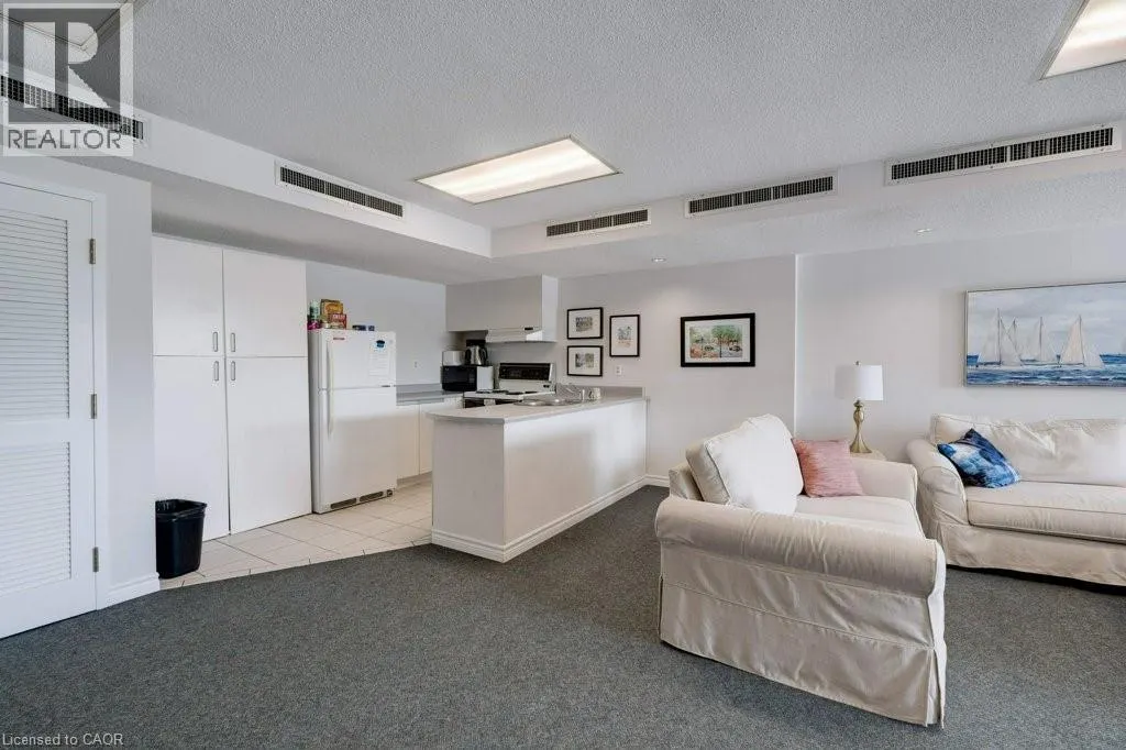 100 BRONTE Road Unit# 214, #214