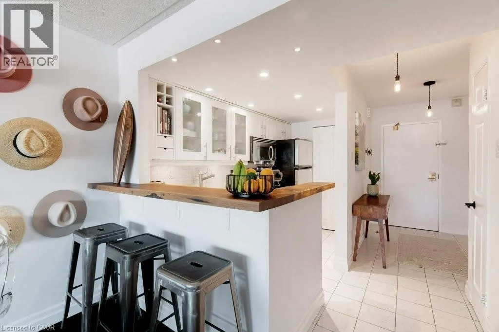 100 BRONTE Road Unit# 214, #214