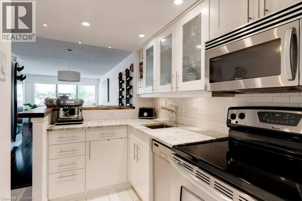 100 BRONTE Road Unit# 214, #214