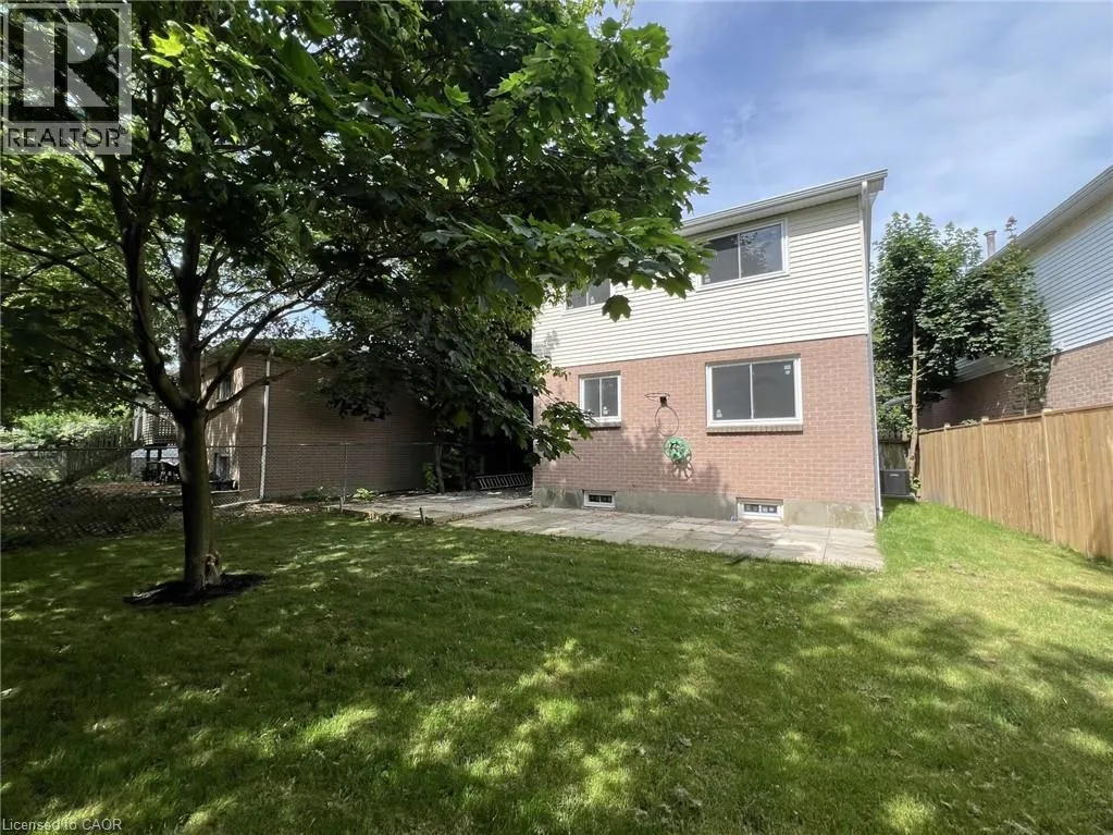 52 LAMPMAN Crescent