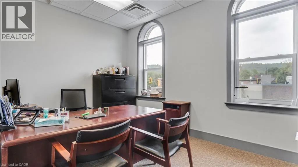 66 KING Street W