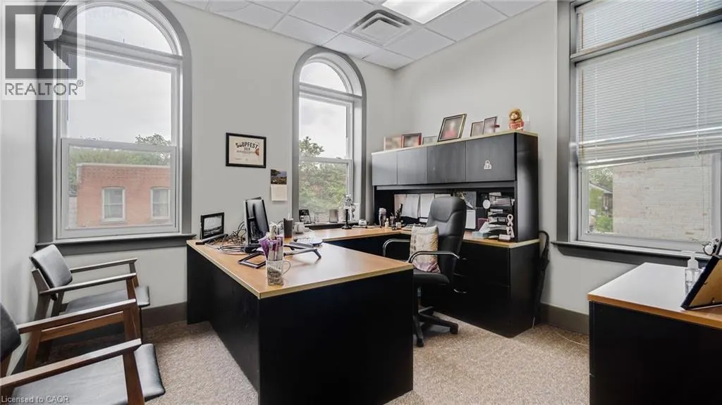 66 KING Street W