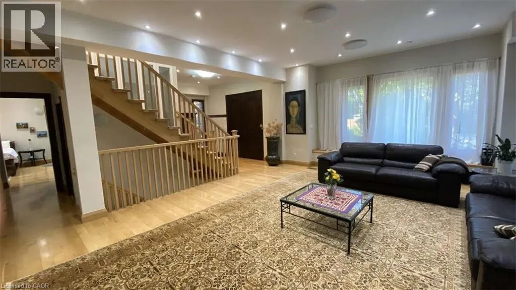 98 BURBANK Drive