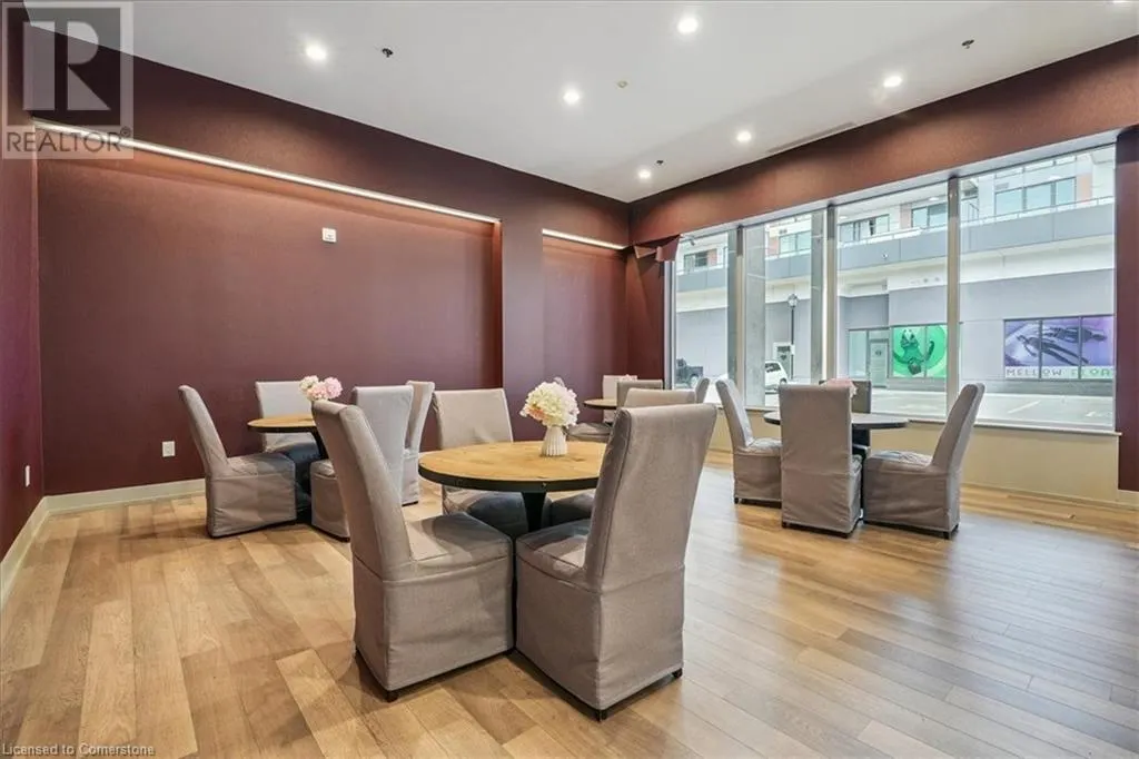 550 NORTH SERVICE Road Unit# 806, #806