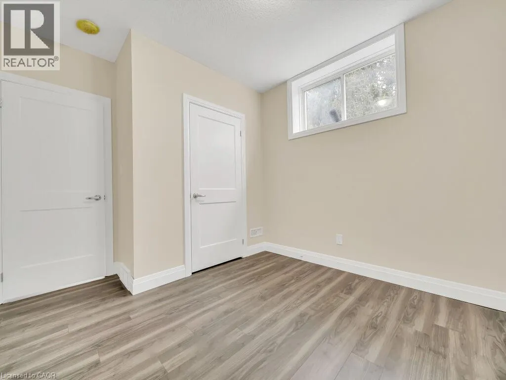 256 W KING Street