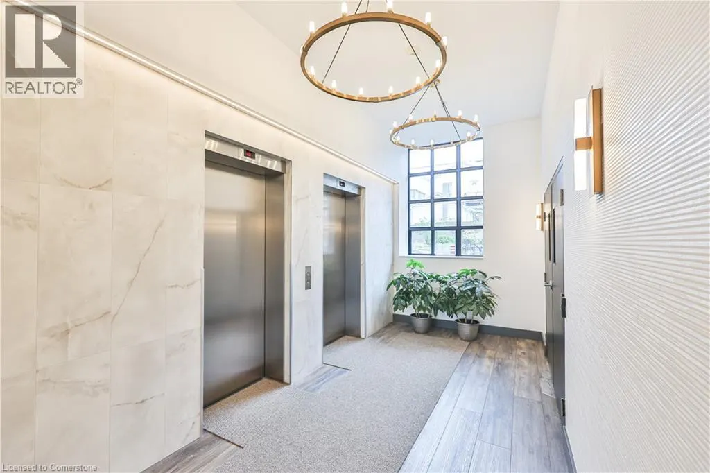 185 ROBINSON Street Unit# 404, #404