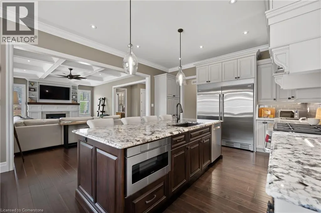 546 MANOR RIDGE Crescent