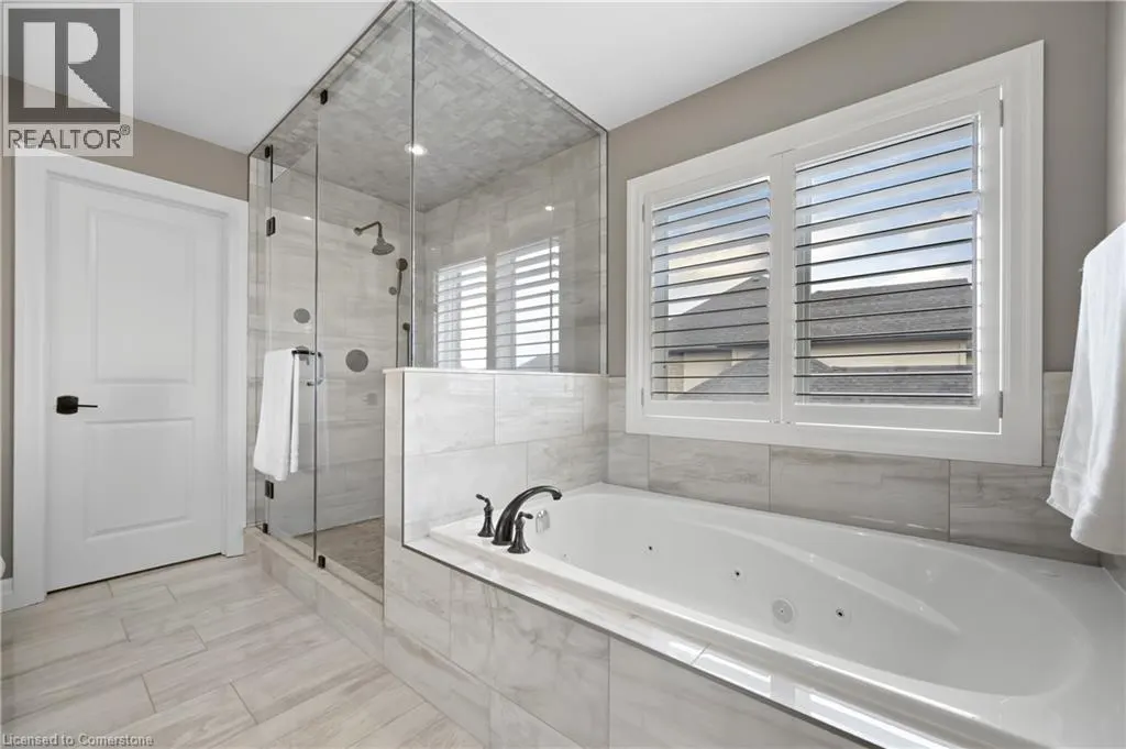 546 MANOR RIDGE Crescent