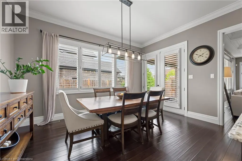546 MANOR RIDGE Crescent