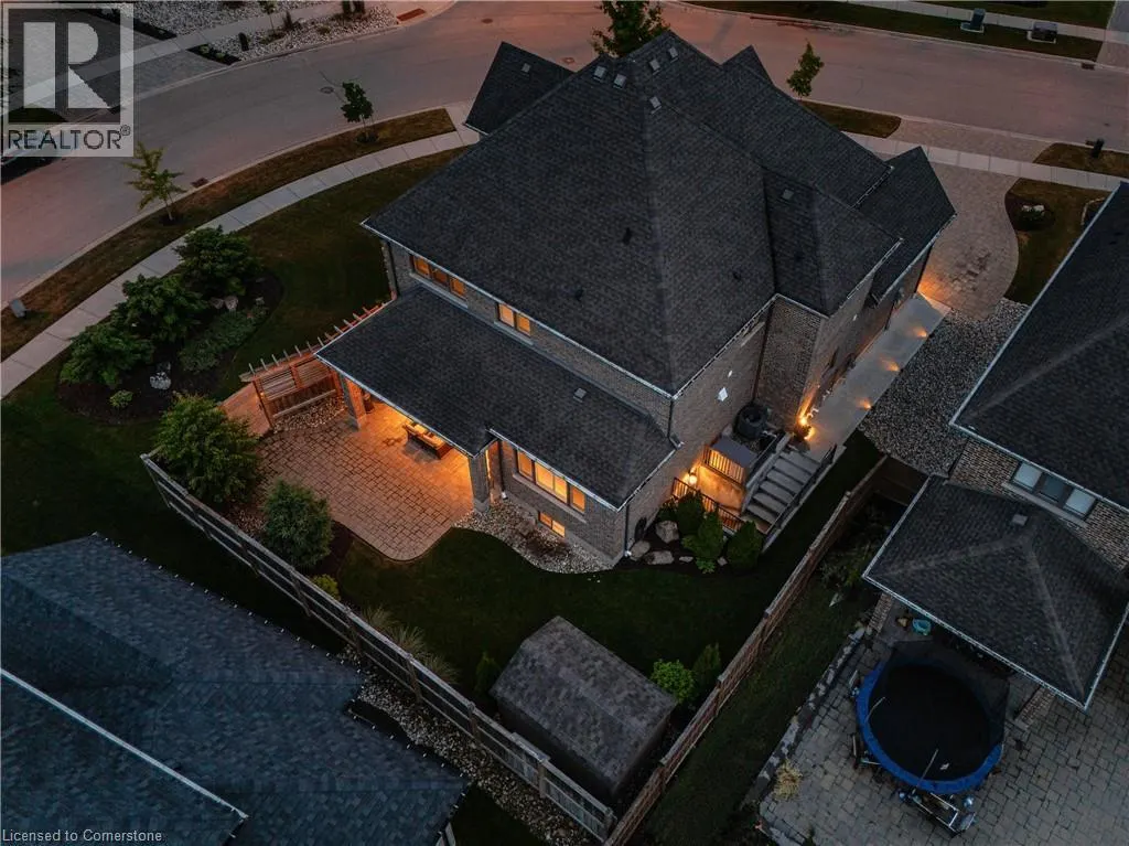 546 MANOR RIDGE Crescent
