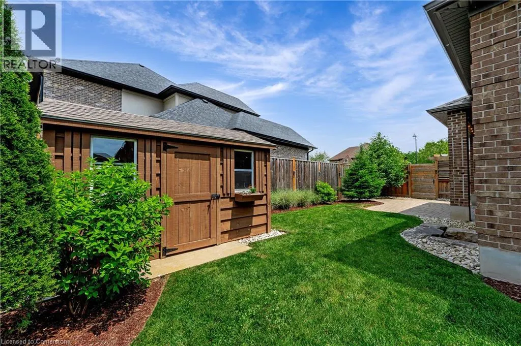 546 MANOR RIDGE Crescent