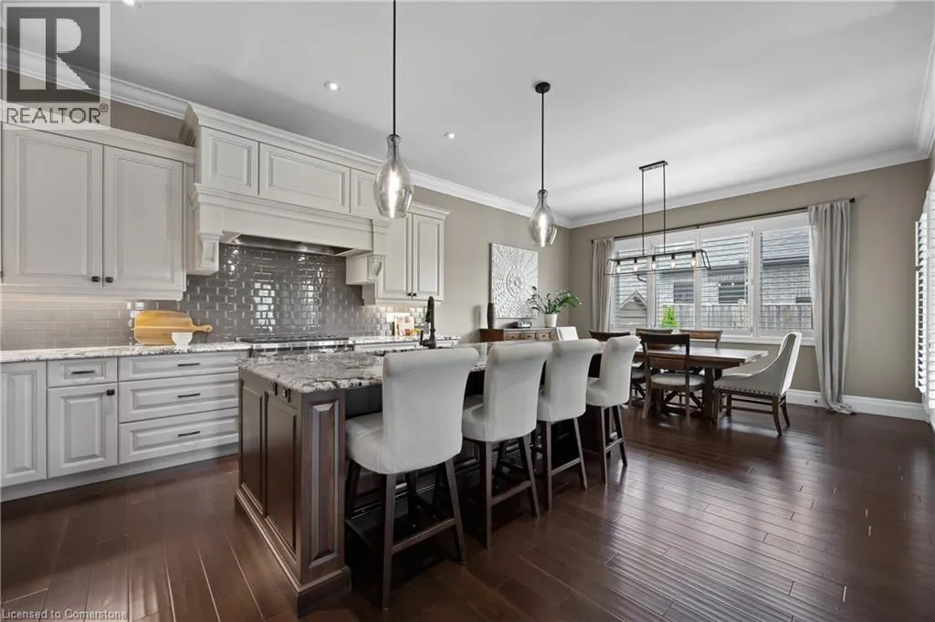546 MANOR RIDGE Crescent