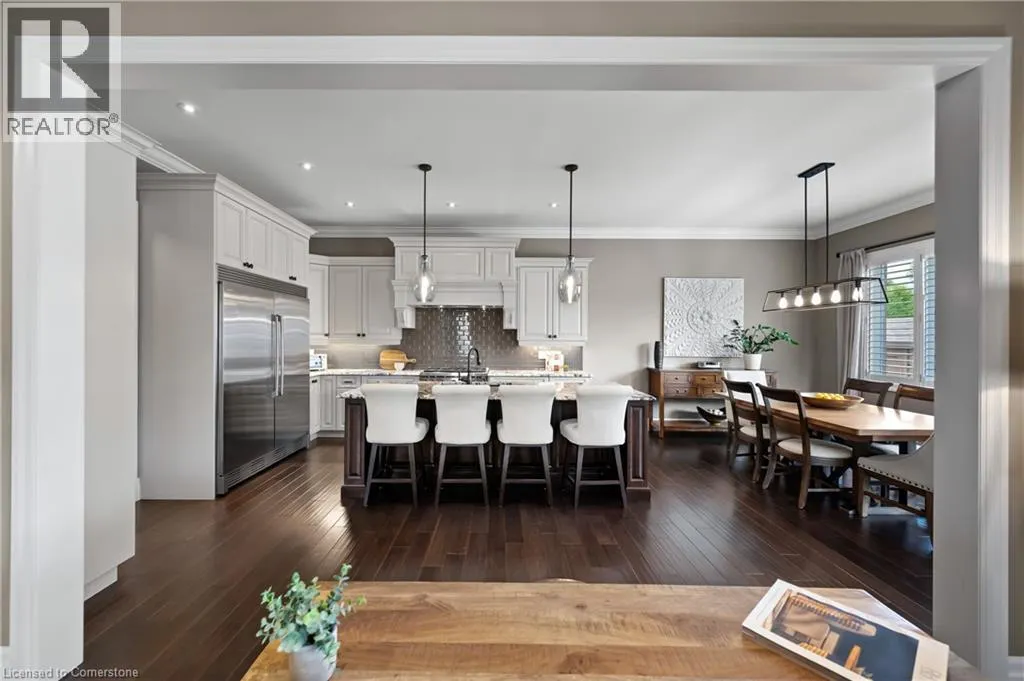 546 MANOR RIDGE Crescent