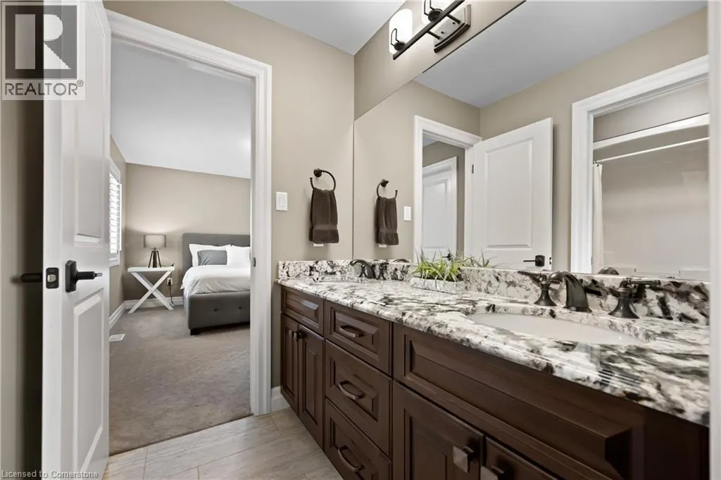546 MANOR RIDGE Crescent