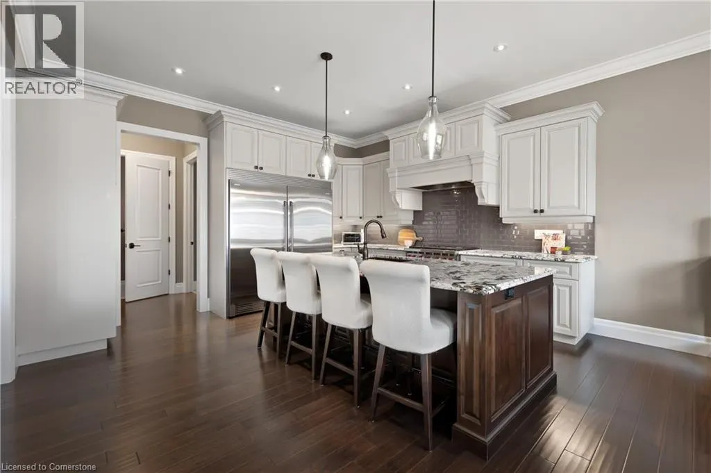 546 MANOR RIDGE Crescent