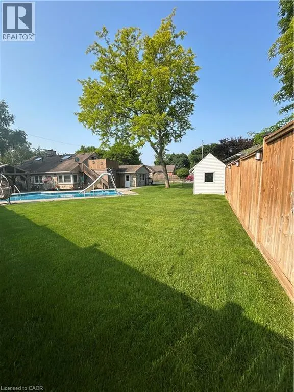 34 QUEENSWAY Drive