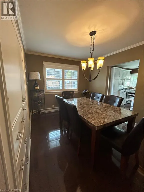 34 QUEENSWAY Drive