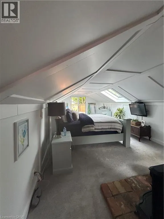 34 QUEENSWAY Drive