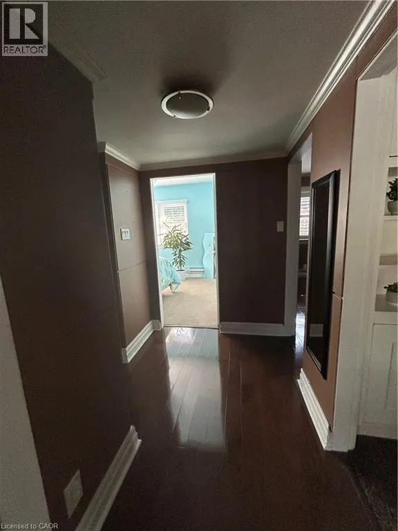 34 QUEENSWAY Drive