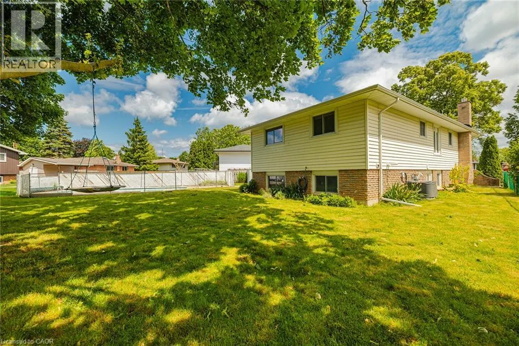 15 LAGUNA Crescent