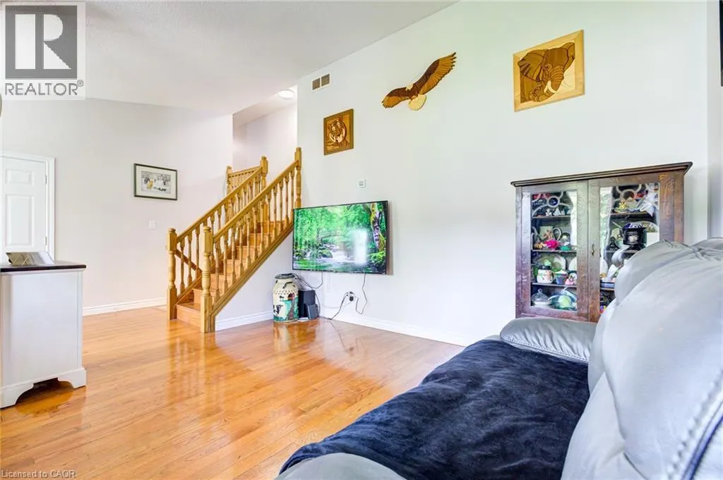 10 GLEN ABBEY Court
