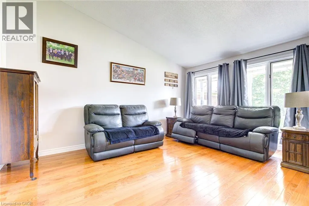 10 GLEN ABBEY Court