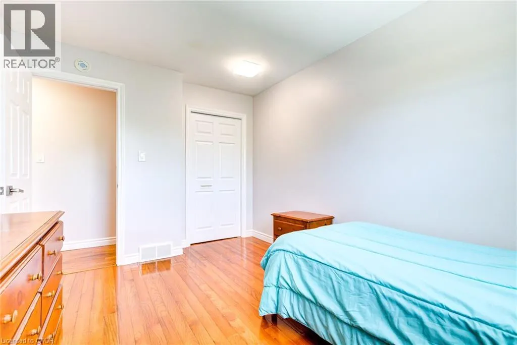 10 GLEN ABBEY Court