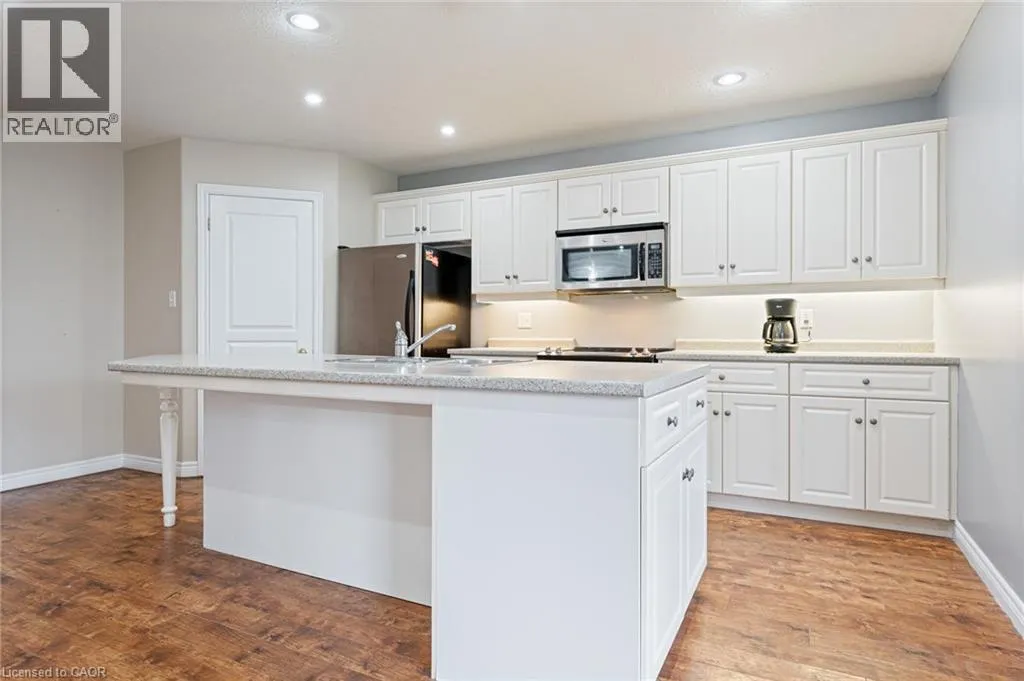 332 DUNCOMBE Road