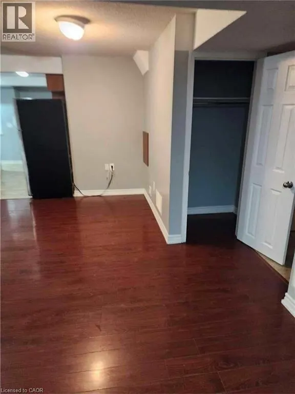 9 TROYER Street
