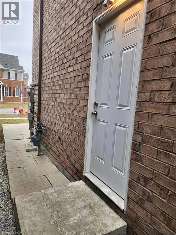9 TROYER Street