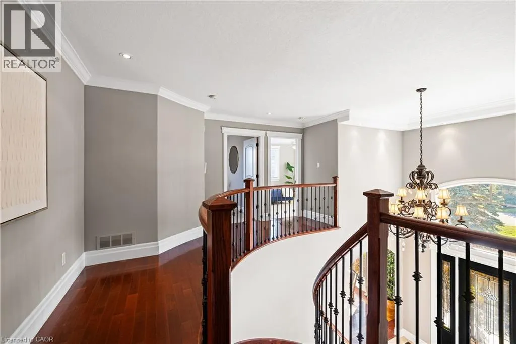 16 SEIFERT Court