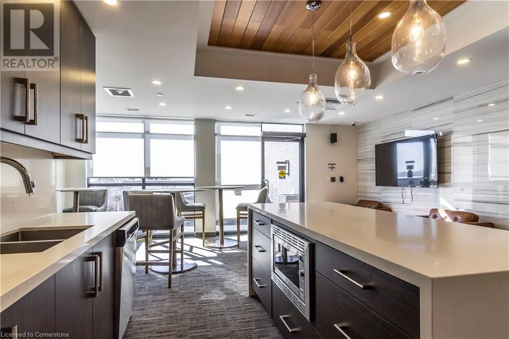 340 PLAINS Road E Unit# 611, #611