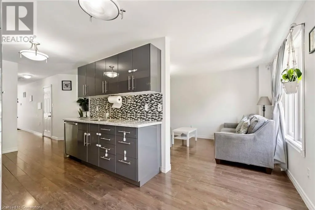 9 LAKESHORE Road Unit# 2, #2