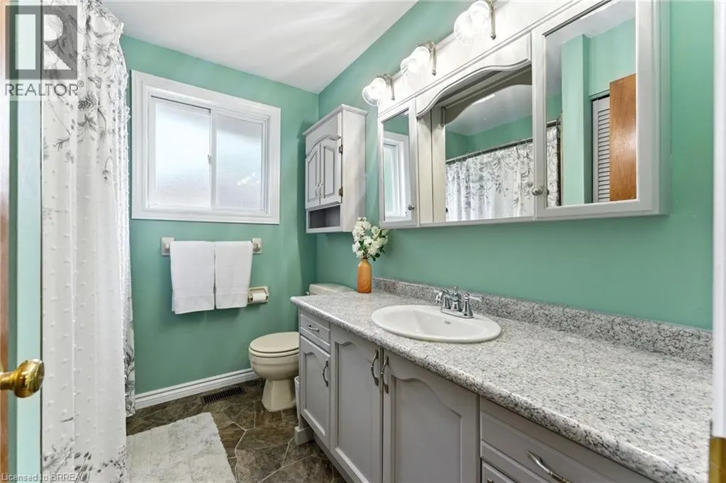 4 BRANLYN Crescent