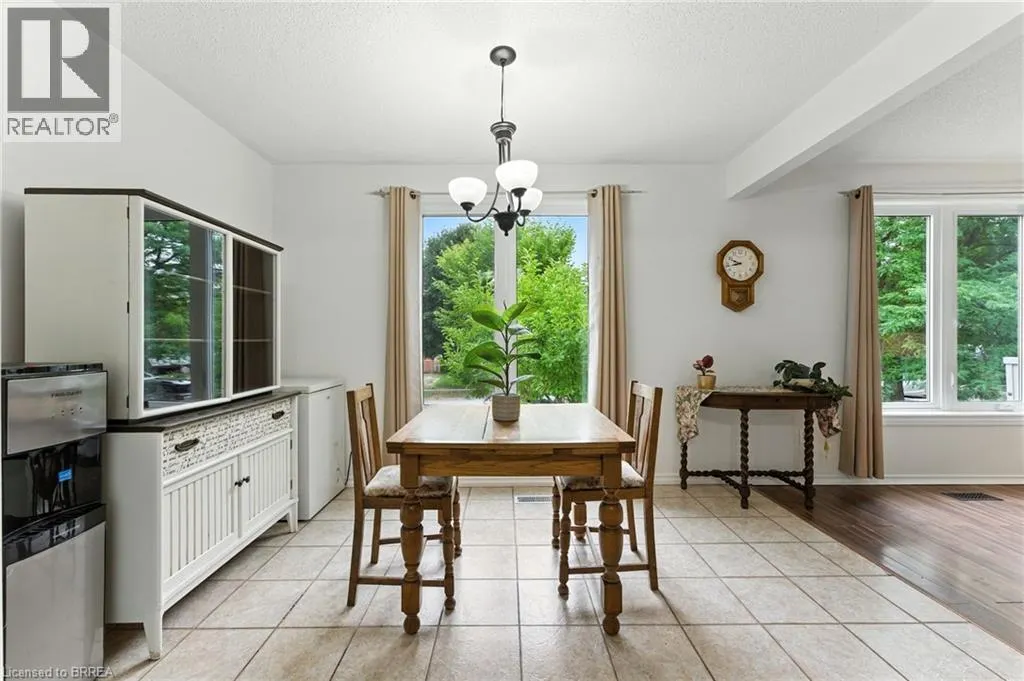 4 BRANLYN Crescent