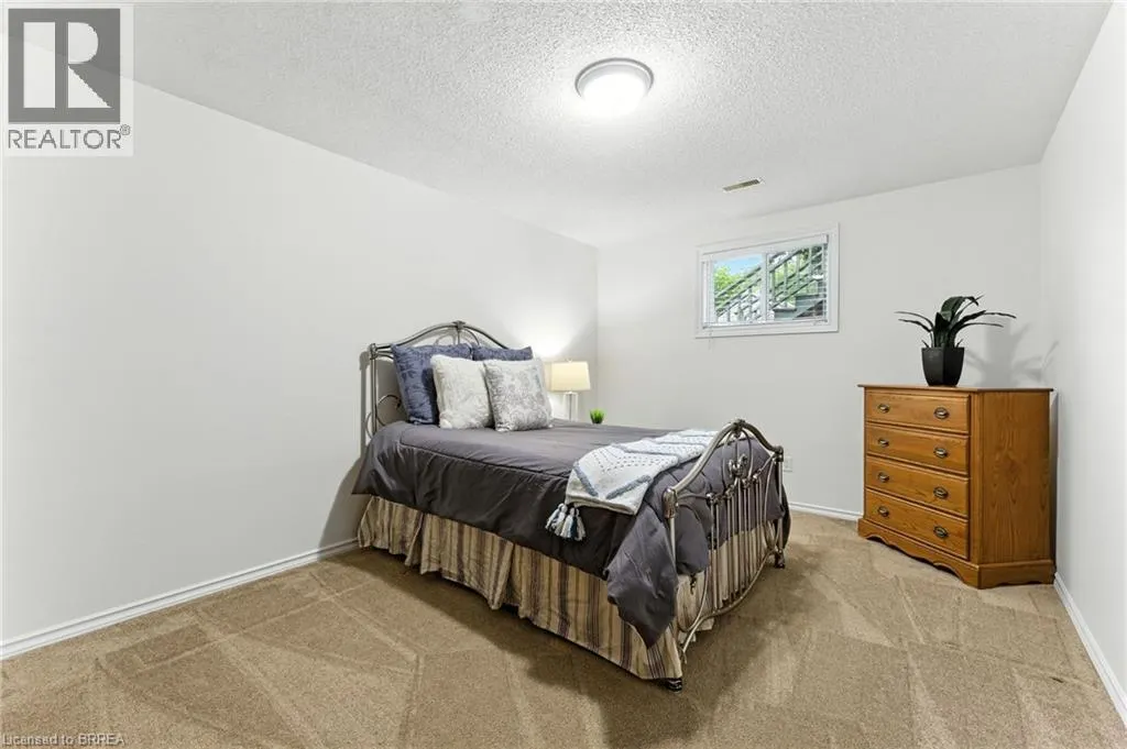 4 BRANLYN Crescent