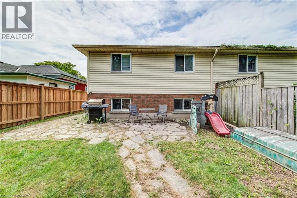 48 ALBERT Street E