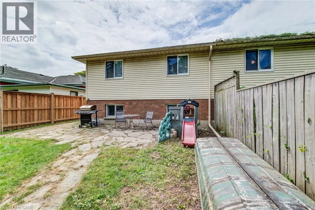 48 ALBERT Street E