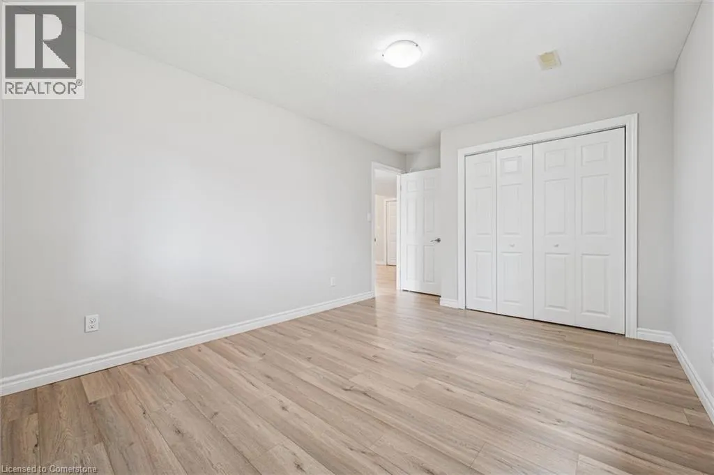 383 TEALBY Crescent