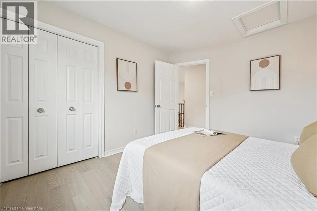 383 TEALBY Crescent