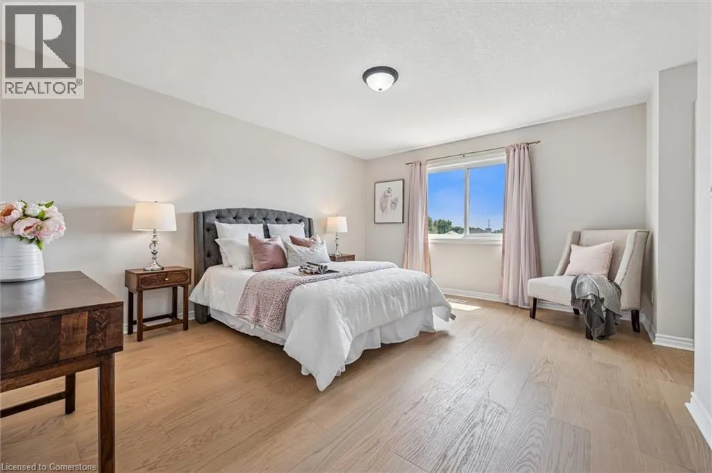 383 TEALBY Crescent