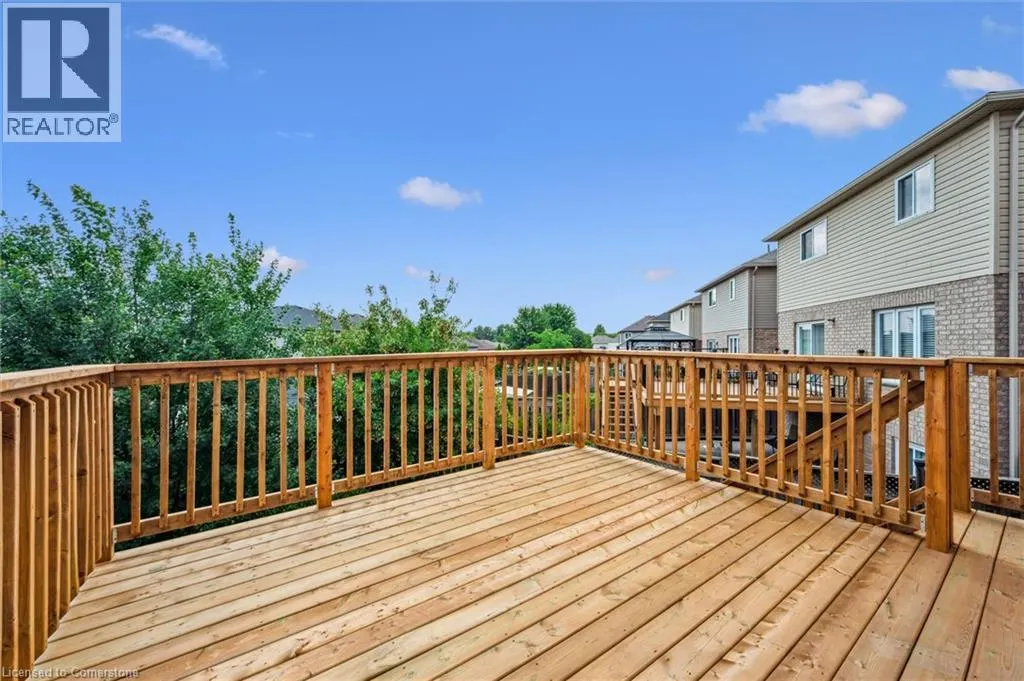 383 TEALBY Crescent
