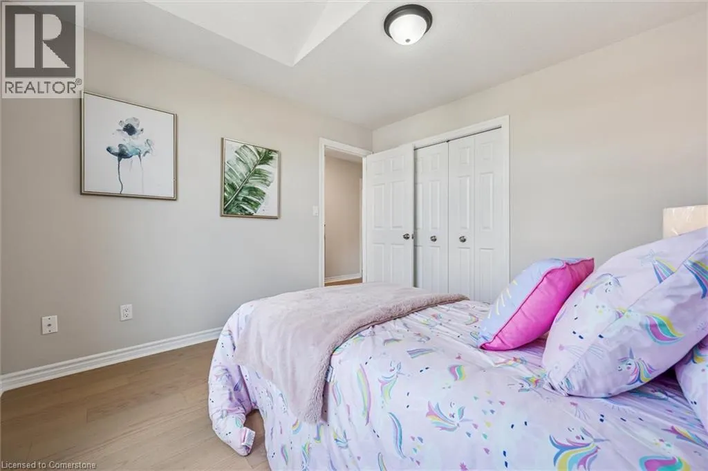 383 TEALBY Crescent