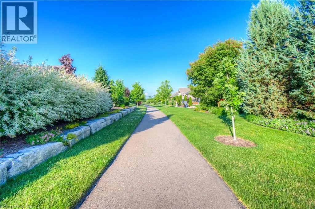 28 AMBERDALE Way