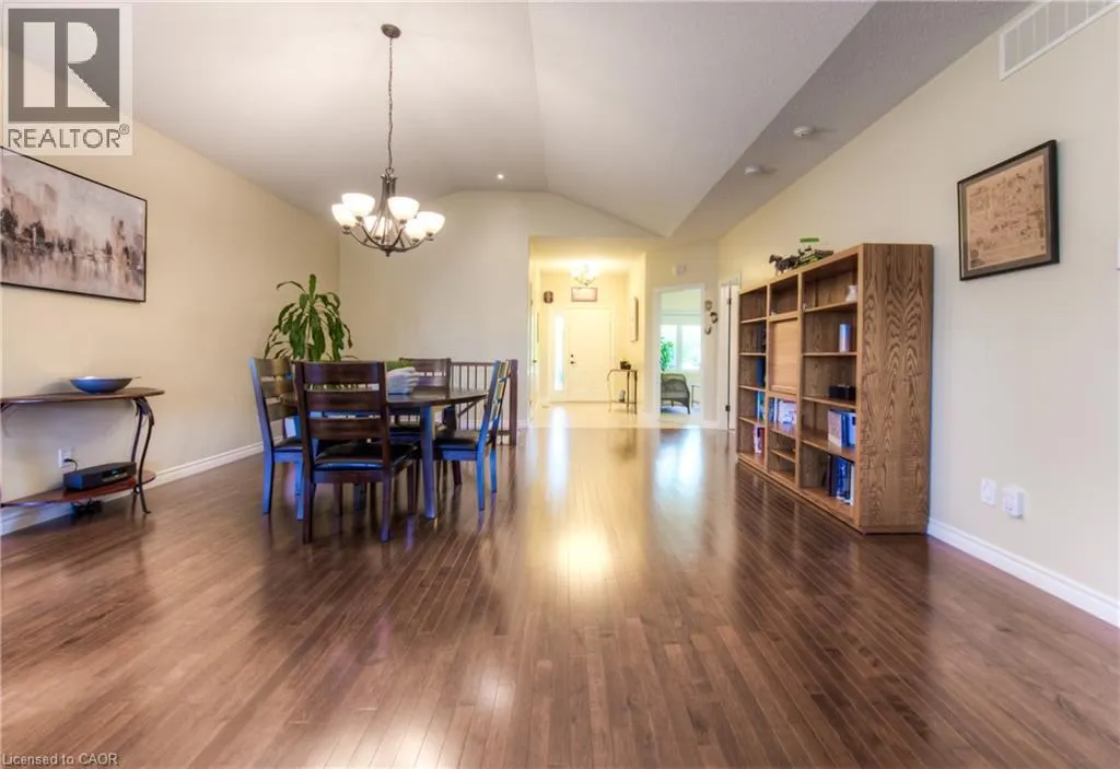 28 AMBERDALE Way